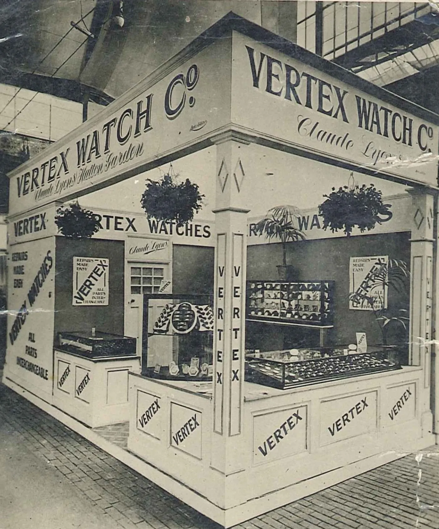 1933 Vertex of London Exquisite Doctors Duo Dial Wristwatch in solid 9ct Gold English Made Case