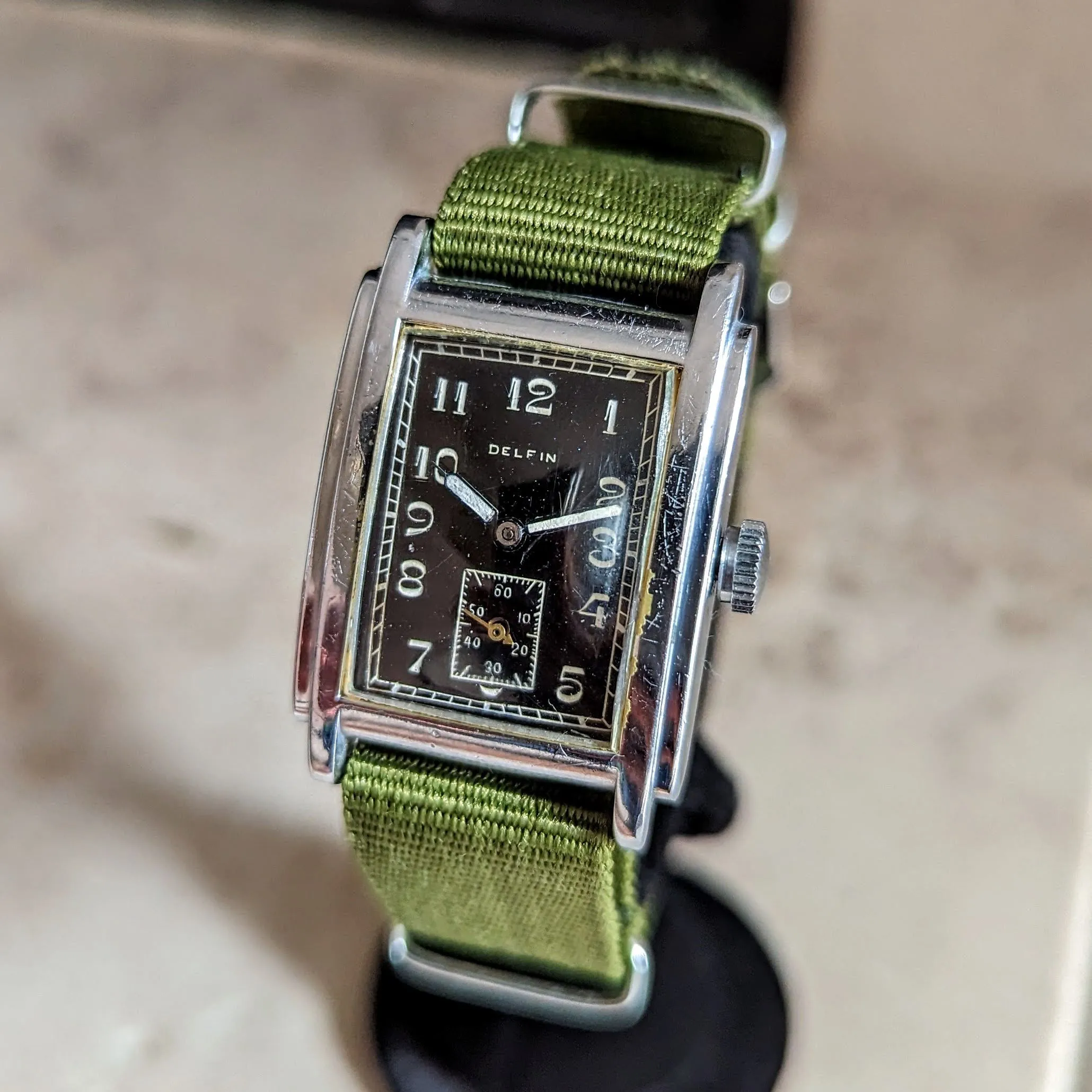 1940s DELFIN Tank Wristwatch 15 Rubies Swiss Made Vintage Watch