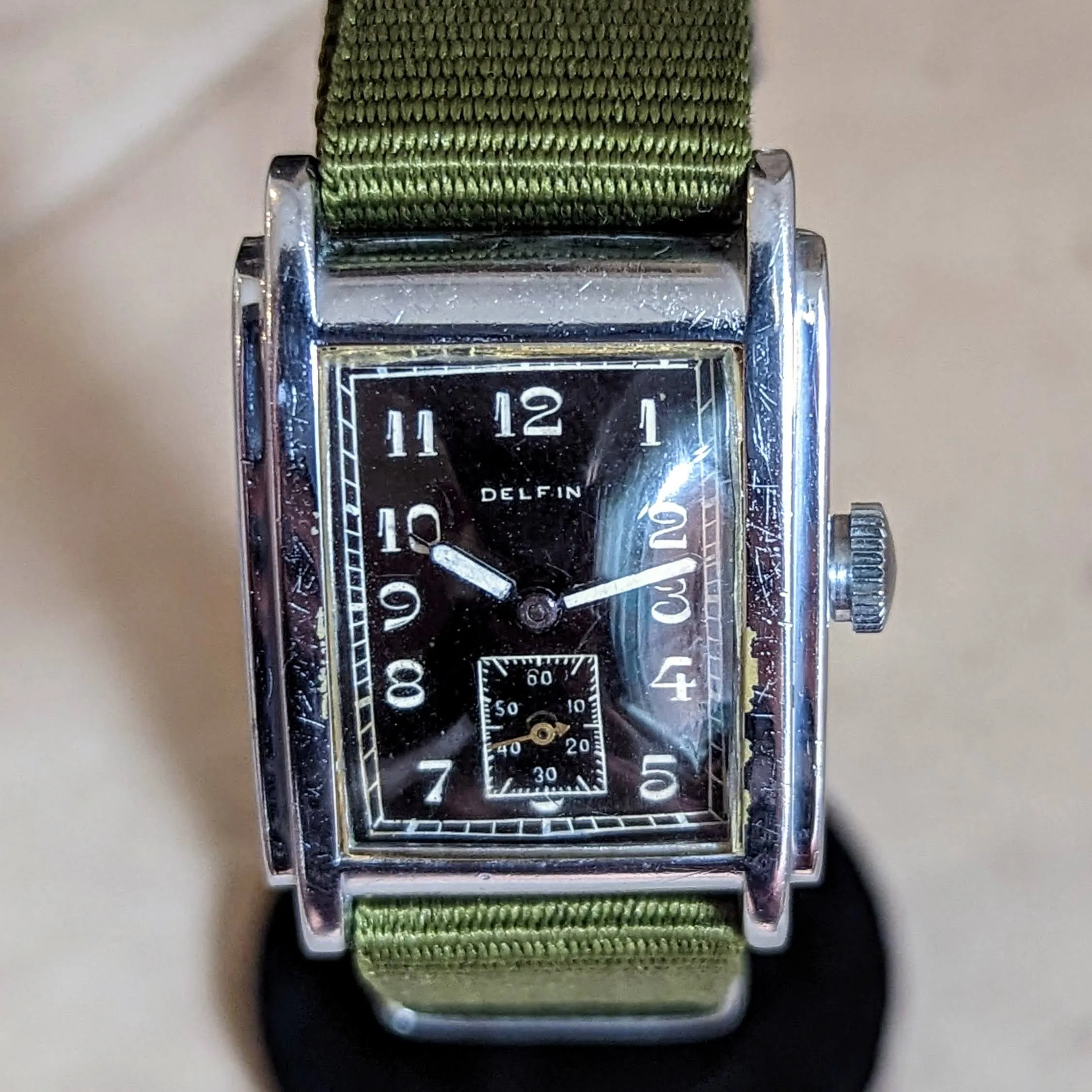 1940s DELFIN Tank Wristwatch 15 Rubies Swiss Made Vintage Watch