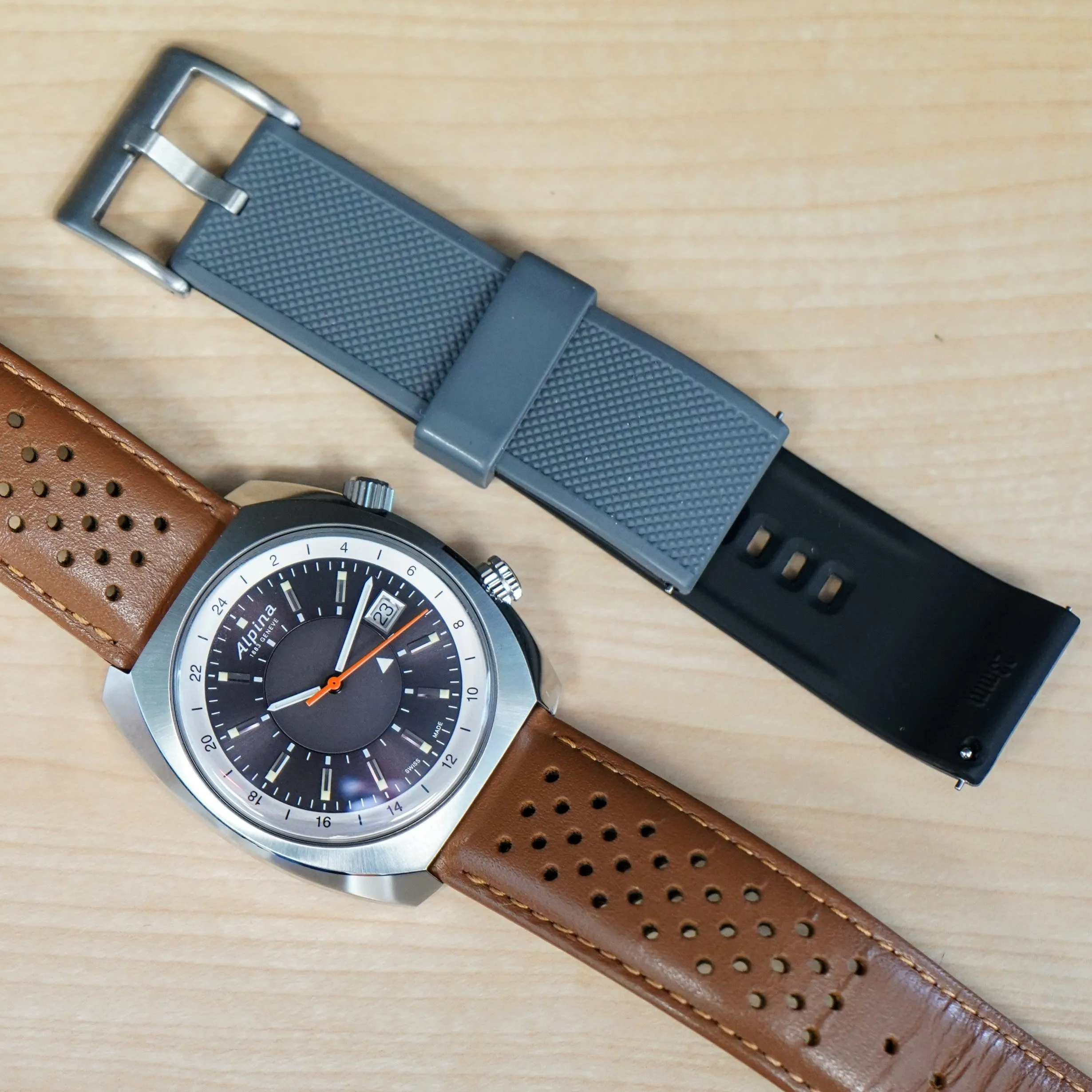 ALPINA Startimer Pilot Heritage GMT Watch AL-555XS4H6 Swiss Automatic Wristwatch