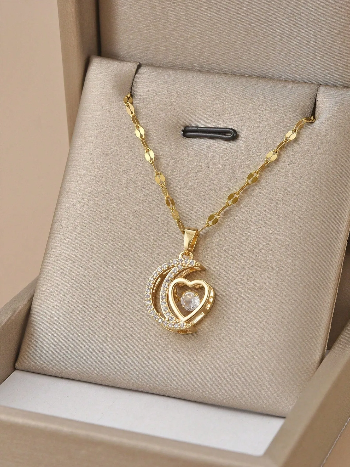Rhinestone Decor Heart Charm Necklace