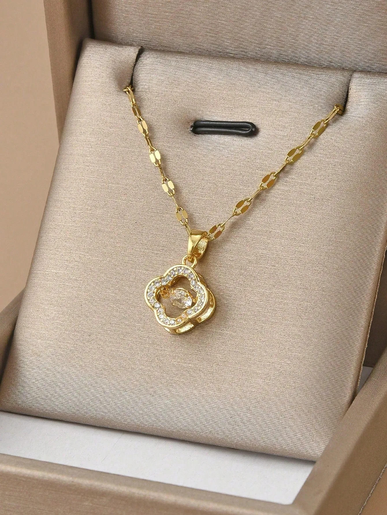 Rhinestone Decor Heart Charm Necklace