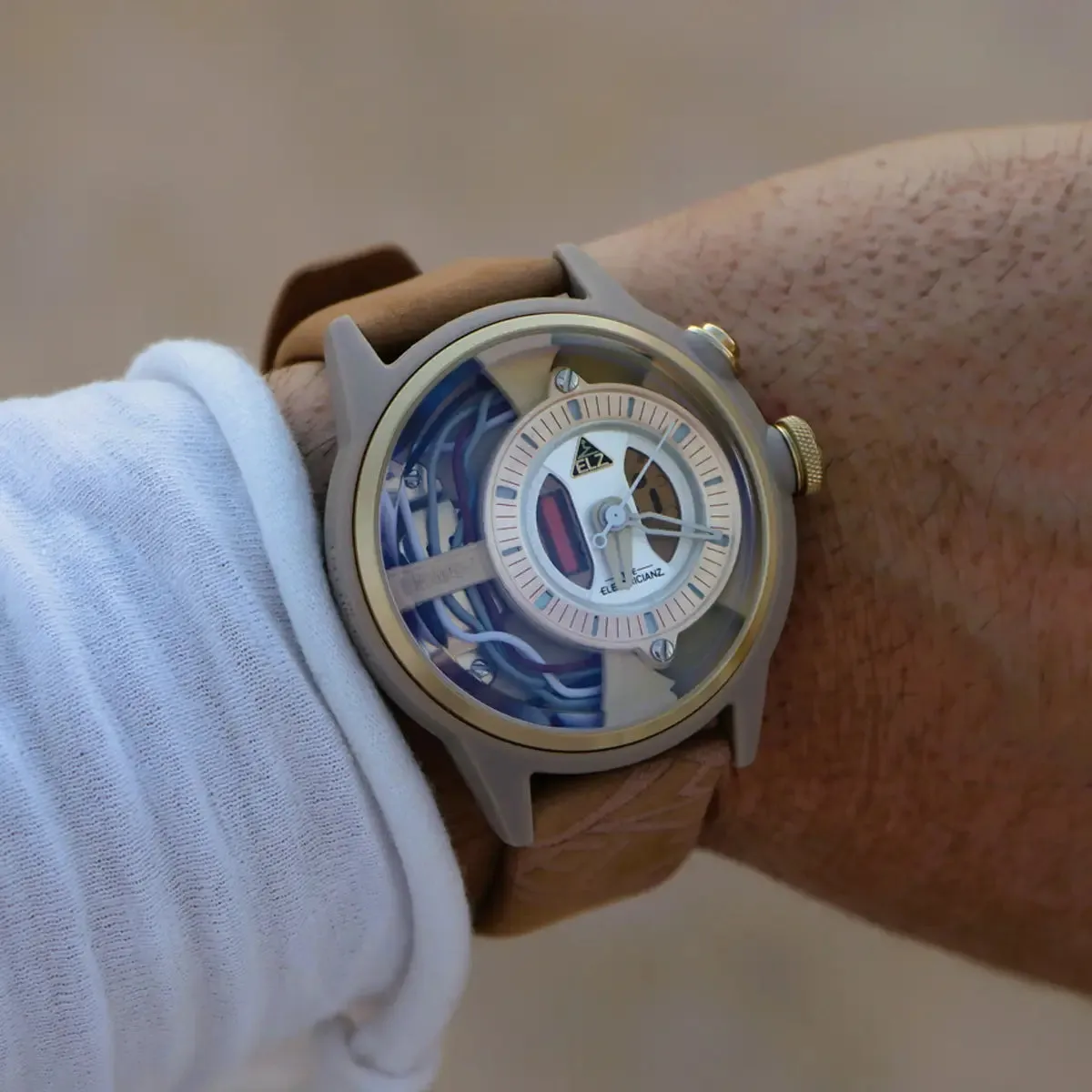 The ELECTRICIANZ Nomad Z 42mm